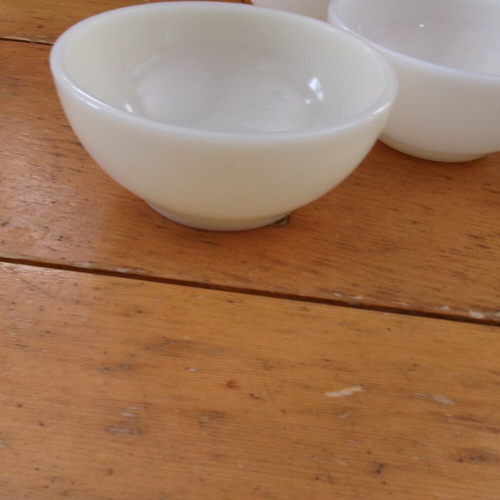 vtg lot of 4 milkglass fireking anchor hocking MCM cereal bowls good - Picture 3 of 6